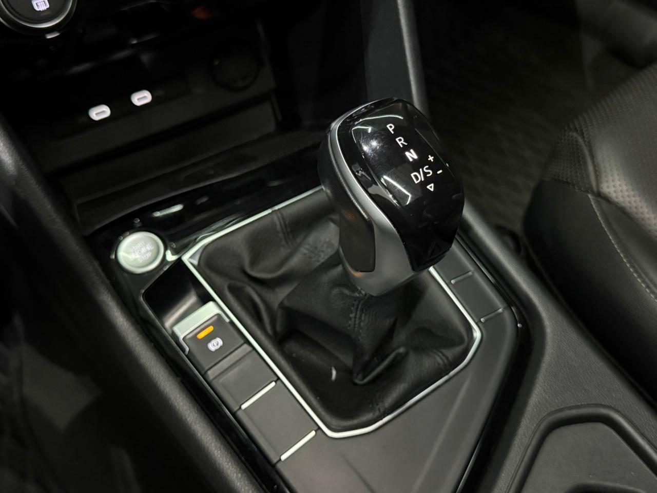 Foto numero 8 do veiculo Volkswagen Taos Highline 1.4 250 TSI Flex Aut. - Branca - 2021/2022