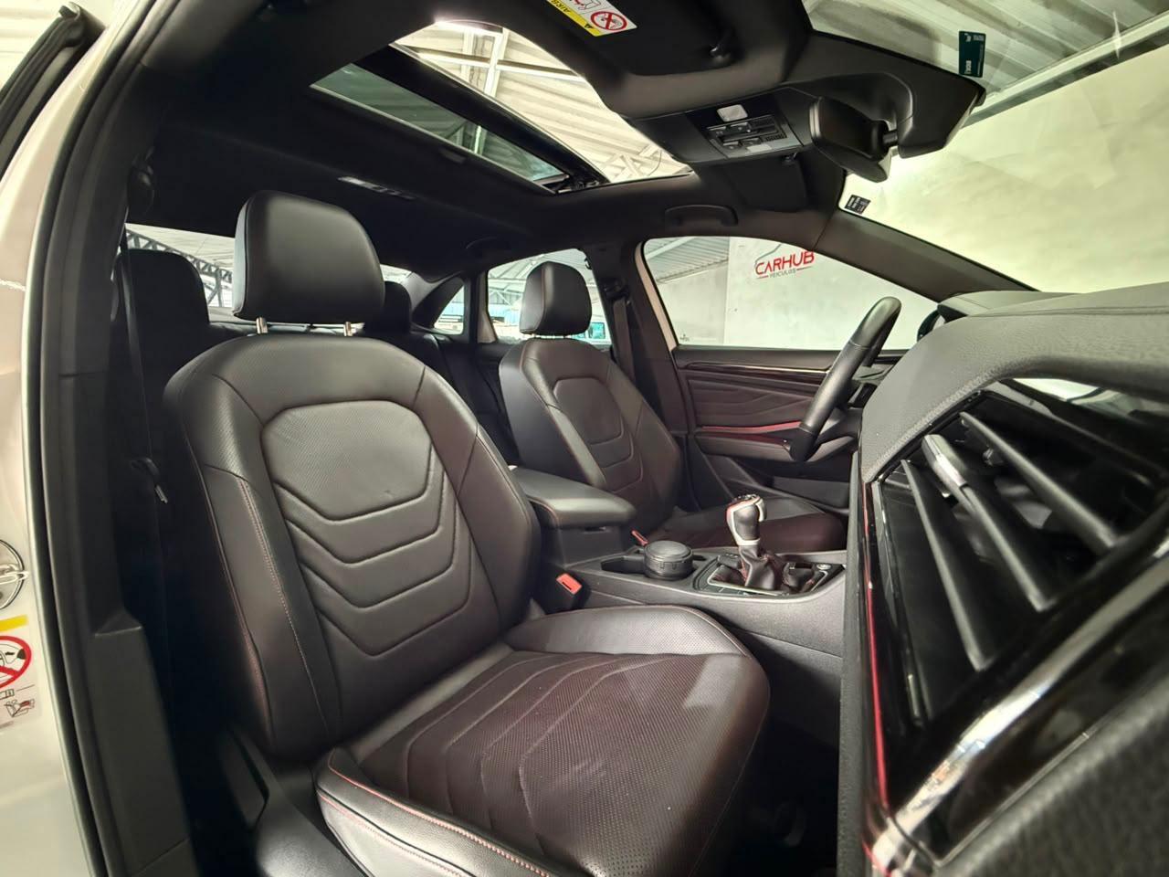 Foto numero 17 do veiculo Volkswagen Jetta /VW  GLI - Branca - 2023/2023