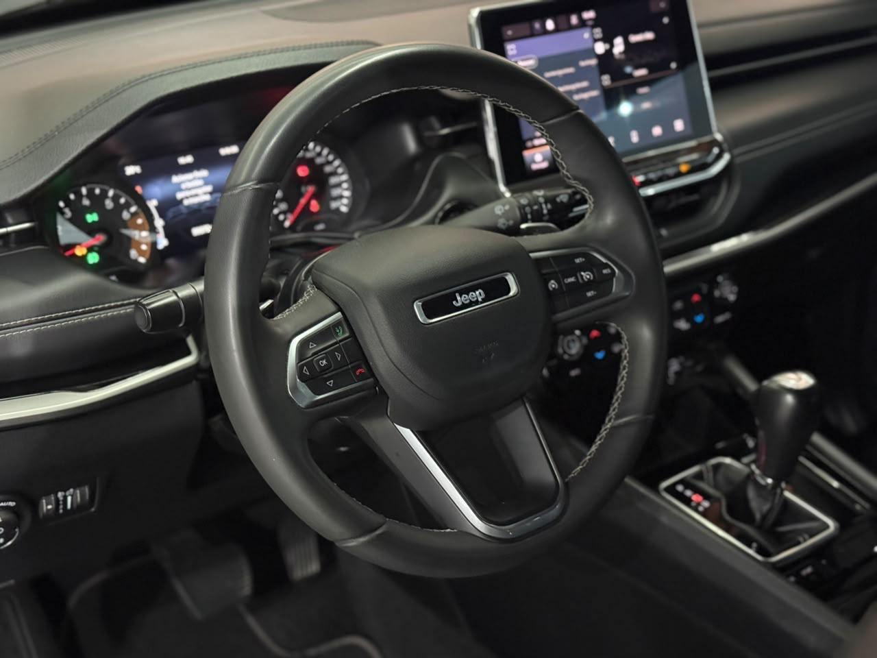 Foto numero 4 do veiculo Jeep Compass LONG. T270 1.3 TB 4x2 Flex Aut. - Preta - 2022/2022