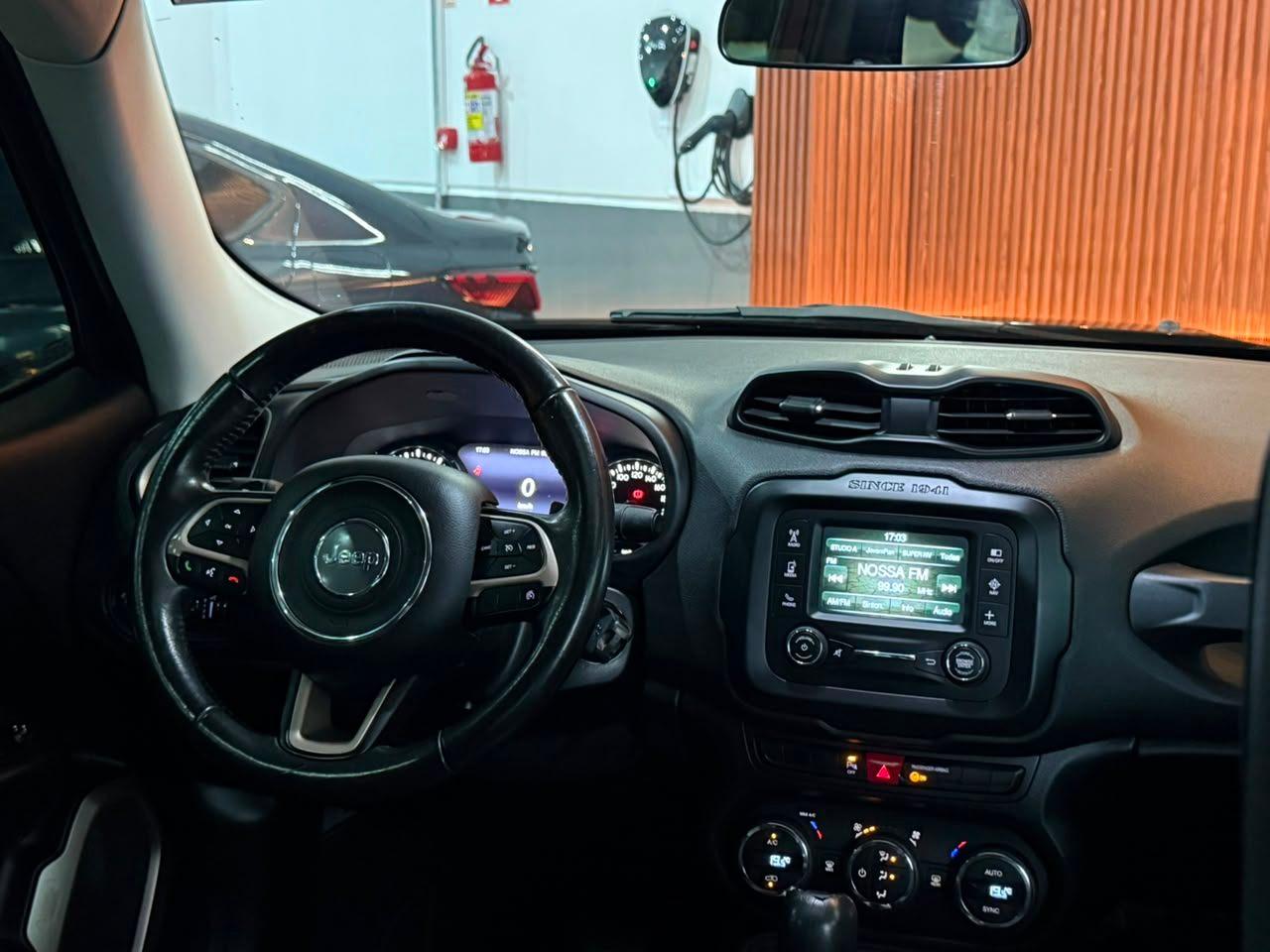 Foto numero 14 do veiculo Jeep Renegade Longitude 1.8 4x2 Flex 16V Aut.  - Preta - 2015/2016