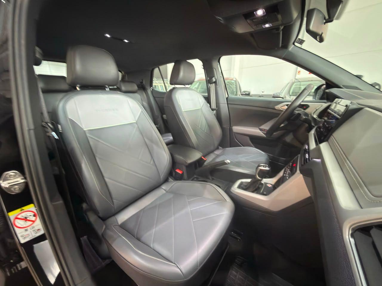 Foto numero 14 do veiculo Volkswagen T-Cross 200 TSI 1.0  Flex 12V 5p Aut. - Preta - 2024/2025