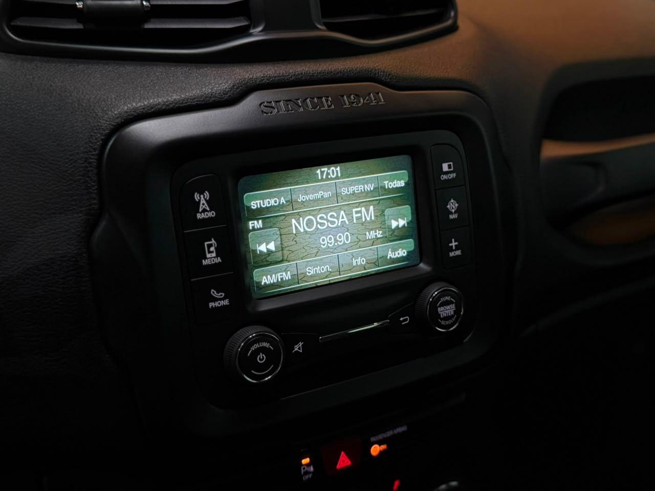 Foto numero 5 do veiculo Jeep Renegade Longitude 1.8 4x2 Flex 16V Aut.  - Preta - 2015/2016