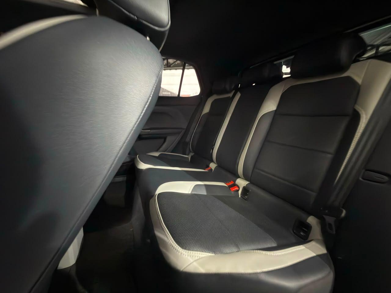 Foto numero 14 do veiculo Volkswagen T-Cross Hig. 250 TSI 1.4 Flex 16V 5p Aut  - Preta - 2020/2021