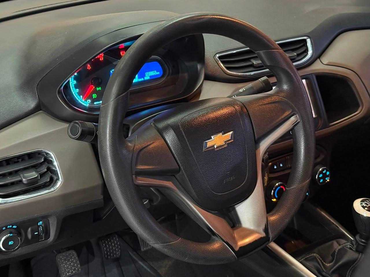 Foto numero 4 do veiculo Chevrolet Prisma Sed. LT 1.4 8V FlexPower 4p  - Prata - 2015/2015