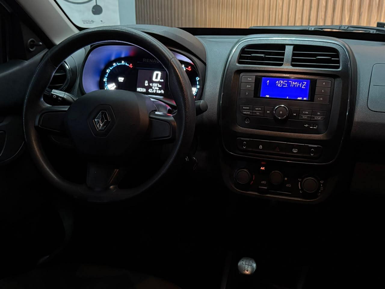 Foto numero 14 do veiculo Renault Kwid Zen 1.0 Flex 12V 5p Mec.  - Prata - 2024/2025