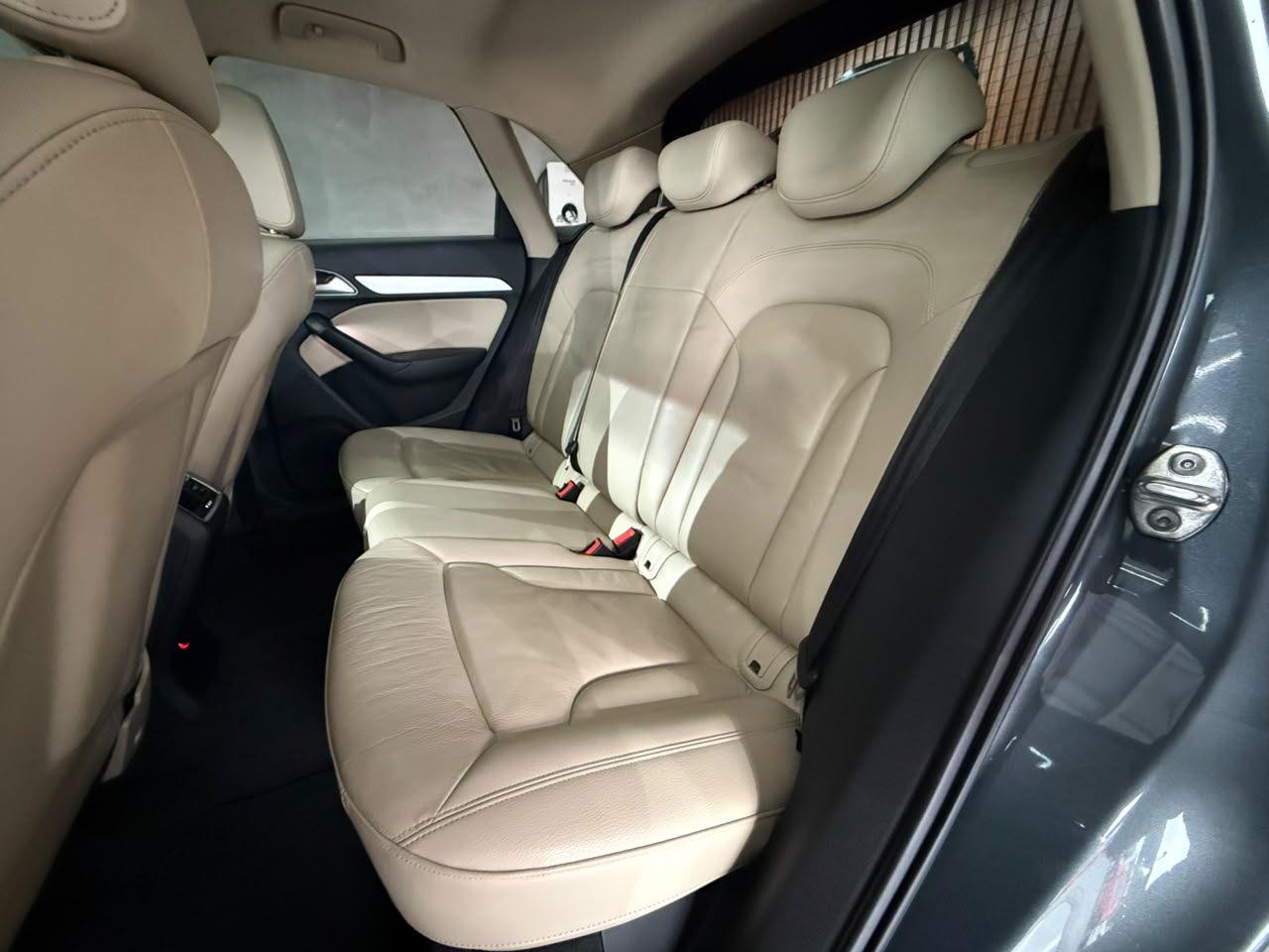 Foto numero 15 do veiculo Audi Q3 1.4 TFSI/TFSI Flex S-tronic 5p - Cinza - 2017/2017