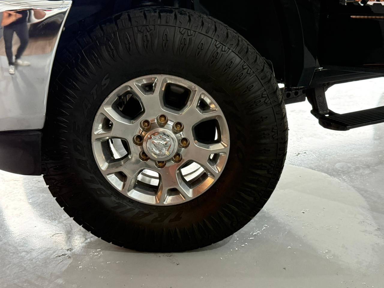 Foto numero 15 do veiculo Ram 3500 LARAMIE 6.7 TB CD 4x4 Diesel  - Preta - 2022/2022