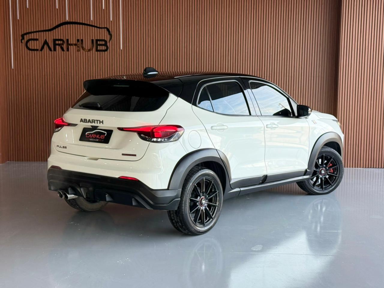 Foto numero 3 do veiculo Fiat Pulse ABARTH 1.3 Turbo 16V Flex Aut.  - Branca - 2023/2023