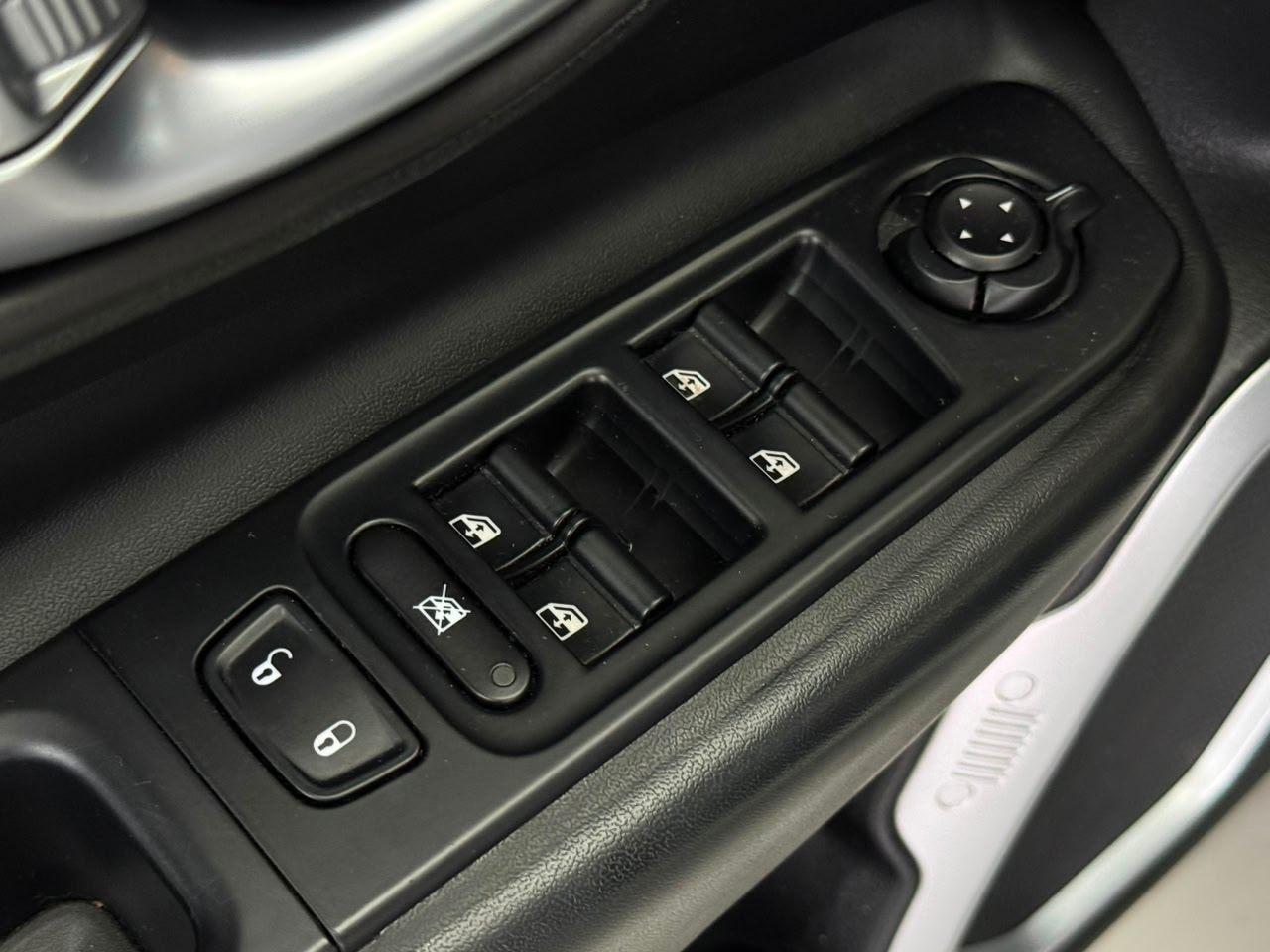 Foto numero 11 do veiculo Jeep Renegade LNGTD AT - Branca - 2019/2019