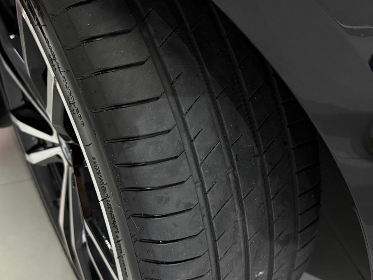 Foto numero 20 do veiculo BMW 320i M SPORT FLEX - Preta - 2024/2024