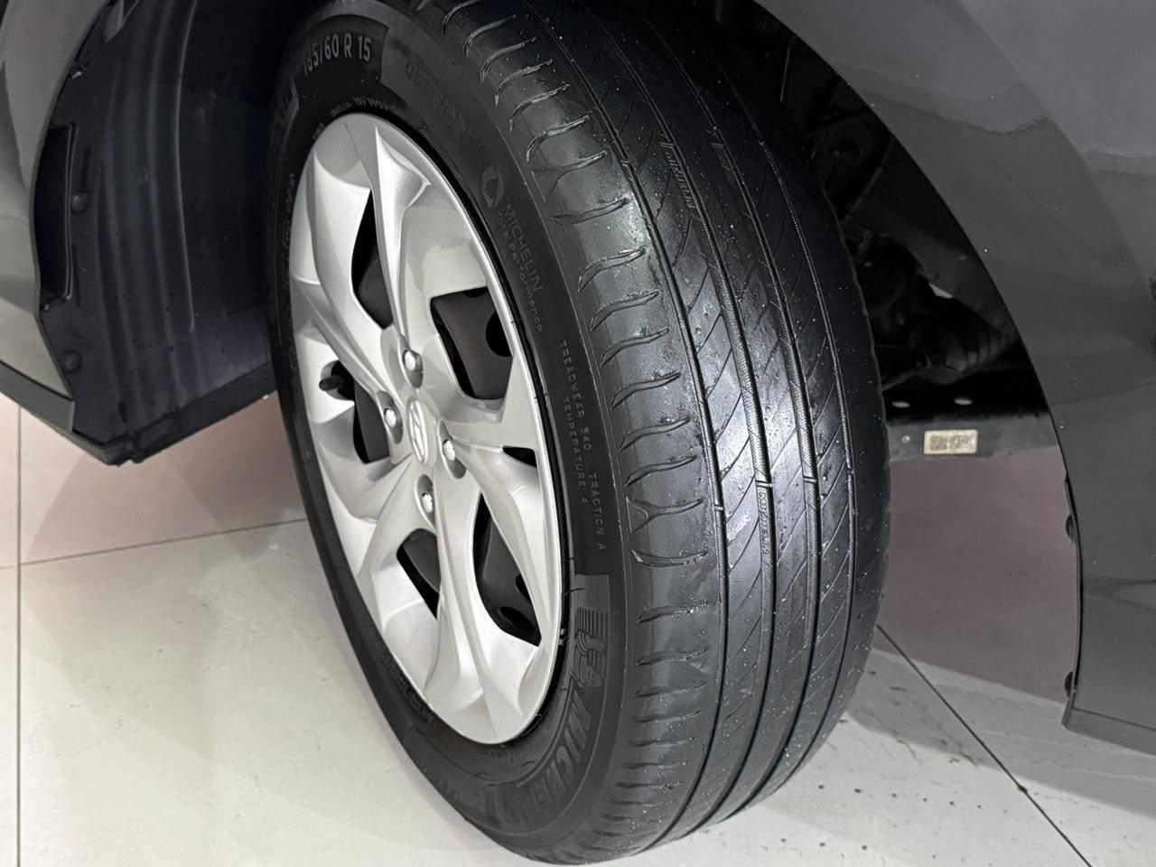 Foto numero 16 do veiculo Hyundai HB20 Comfort 1.0 Flex 12V Mec. - Preta - 2023/2024