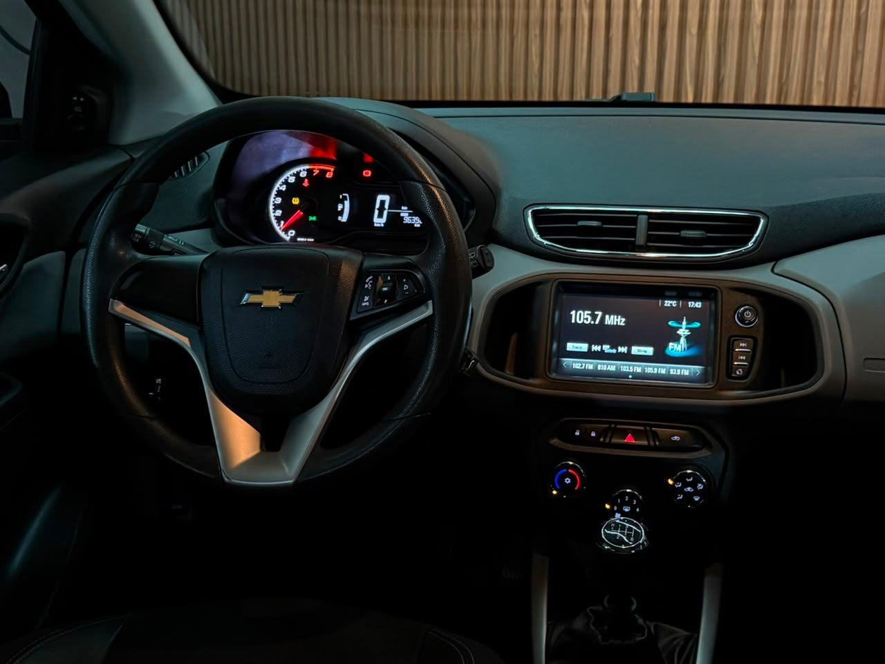 Foto numero 16 do veiculo Chevrolet Onix HATCH LT 1.4 8V FlexPower 5p Mec.  - Cinza - 2019/2019