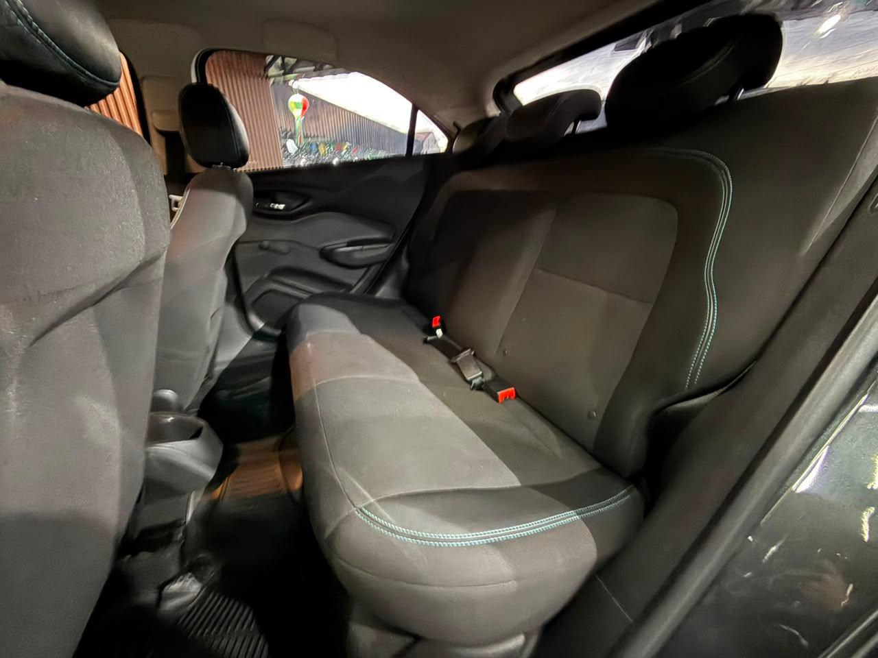 Foto numero 13 do veiculo Chevrolet Onix HATCH LT 1.4 8V FlexPower 5p Mec.  - Cinza - 2019/2019