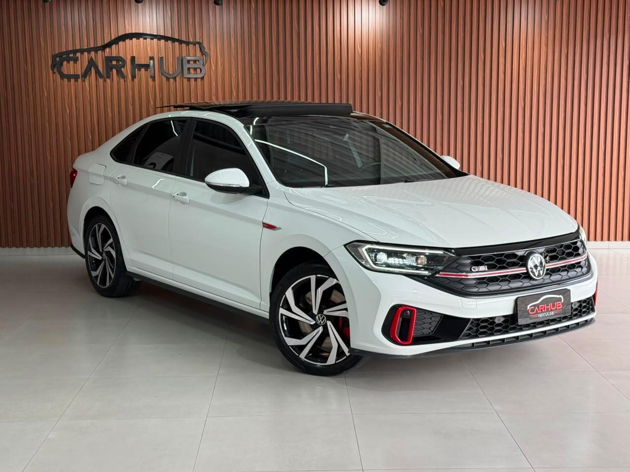 Foto numero 1 do veiculo Volkswagen Jetta /VW  GLI - Branca - 2023/2023