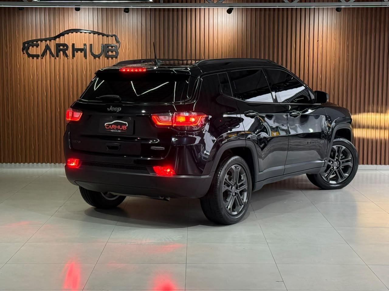 Foto numero 3 do veiculo Jeep Compass LONG. T270 1.3 TB 4x2 Flex Aut. - Preta - 2022/2022