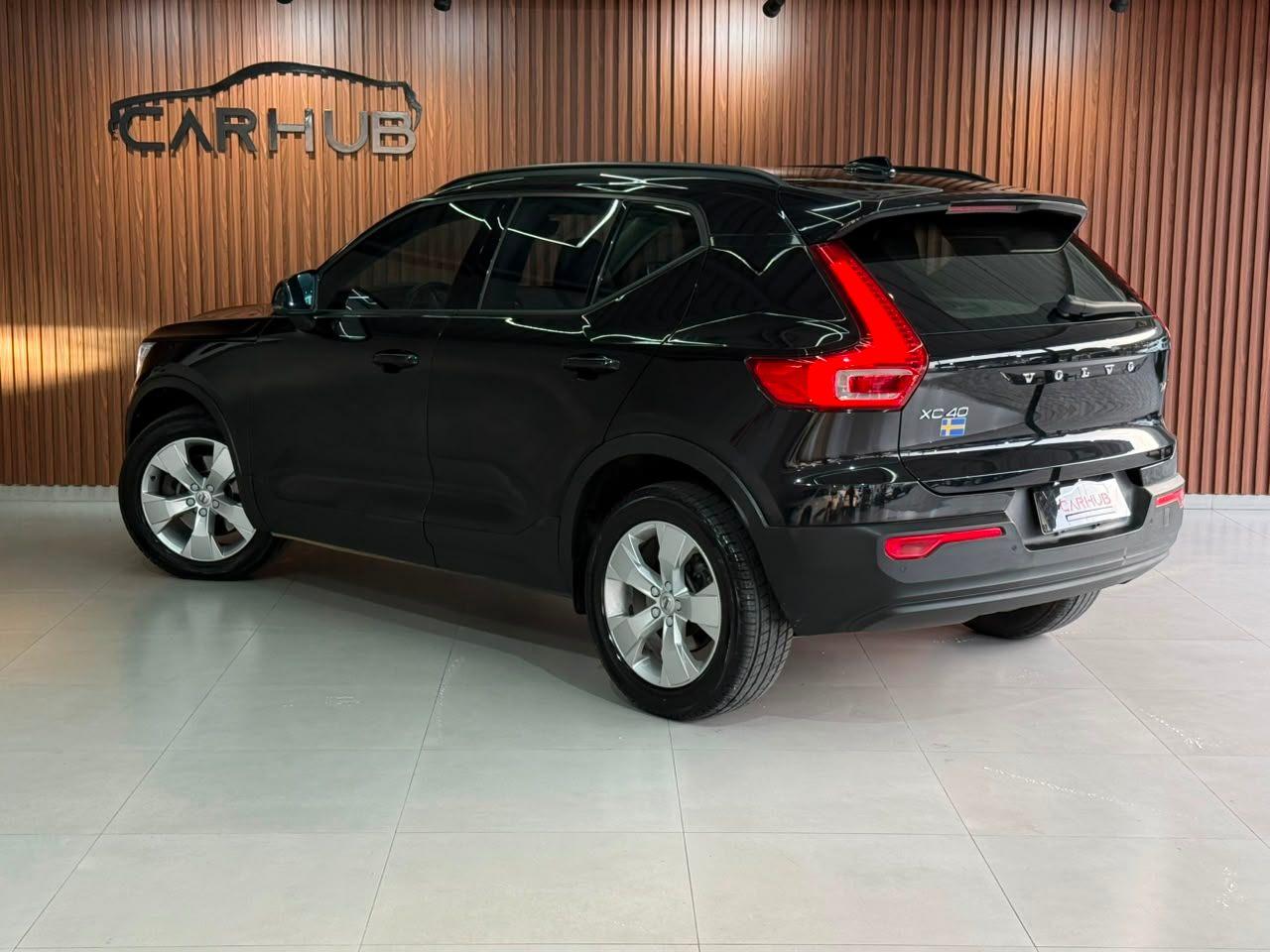 Foto numero 2 do veiculo Volvo XC40 T-4 2.0 190cv FWD  - Preta - 2018/2019