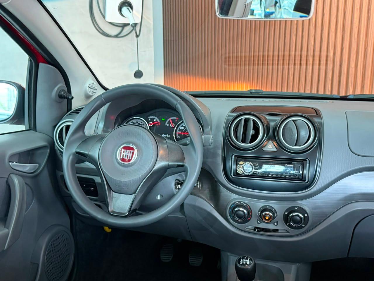 Foto numero 14 do veiculo Fiat Palio ATTRACTIV 1.0 - Vermelha - 2014/2015