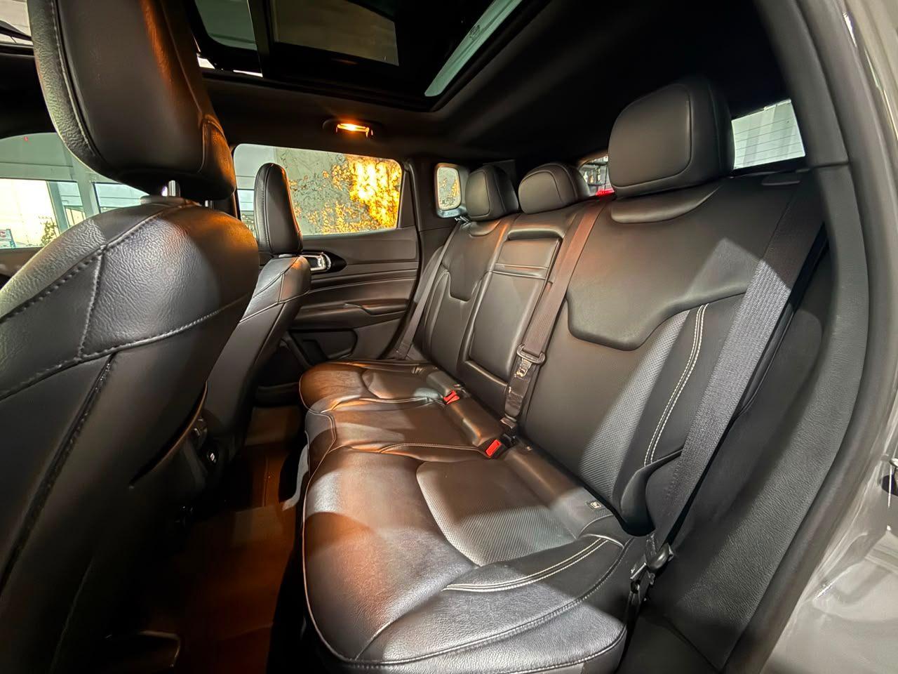 Foto numero 13 do veiculo Jeep Compass S T270 1.3 TB 4x2 Flex Aut.  - Cinza - 2021/2022