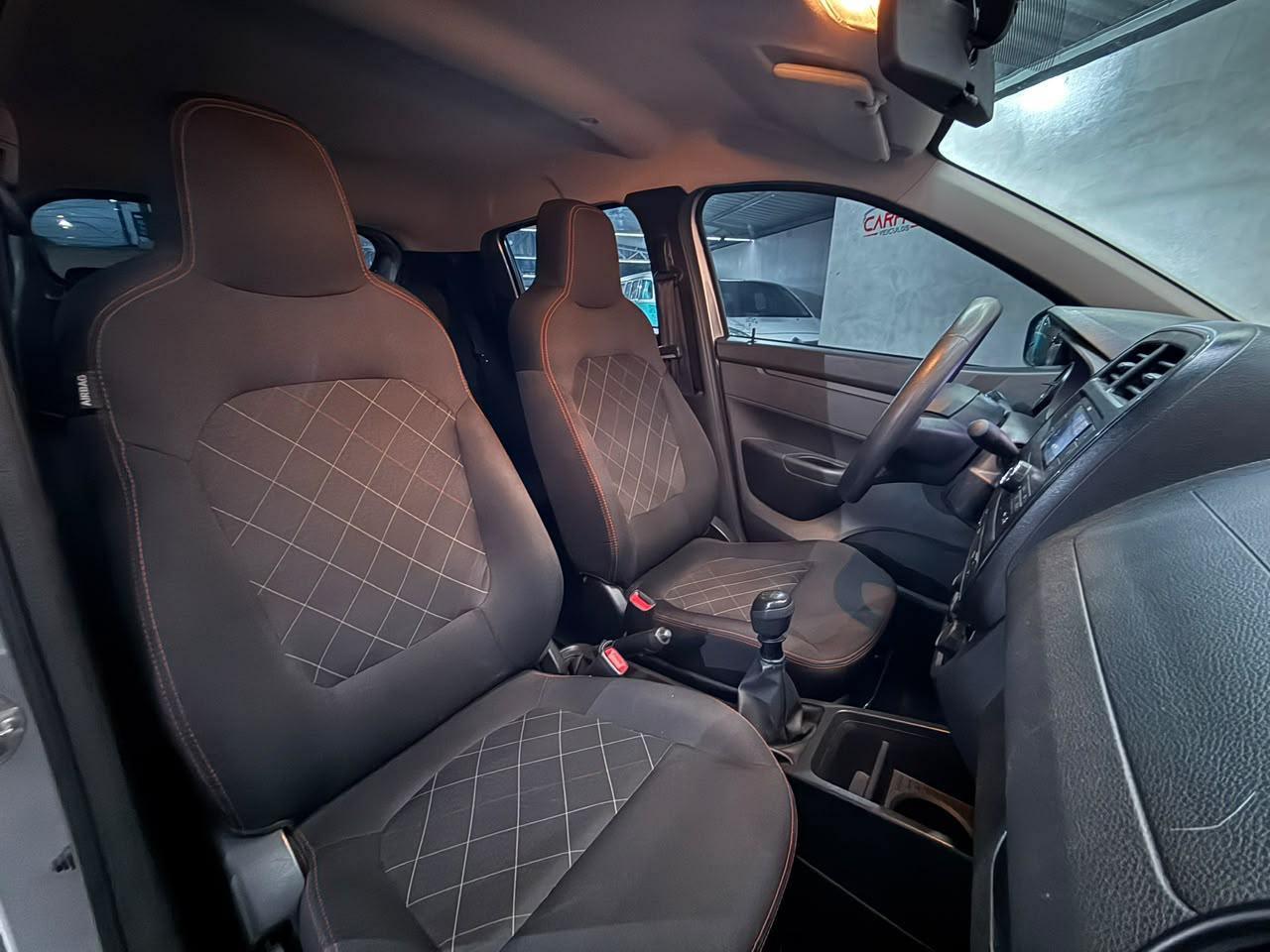 Foto numero 13 do veiculo Renault Kwid Zen 1.0 Flex 12V 5p Mec.  - Prata - 2024/2025