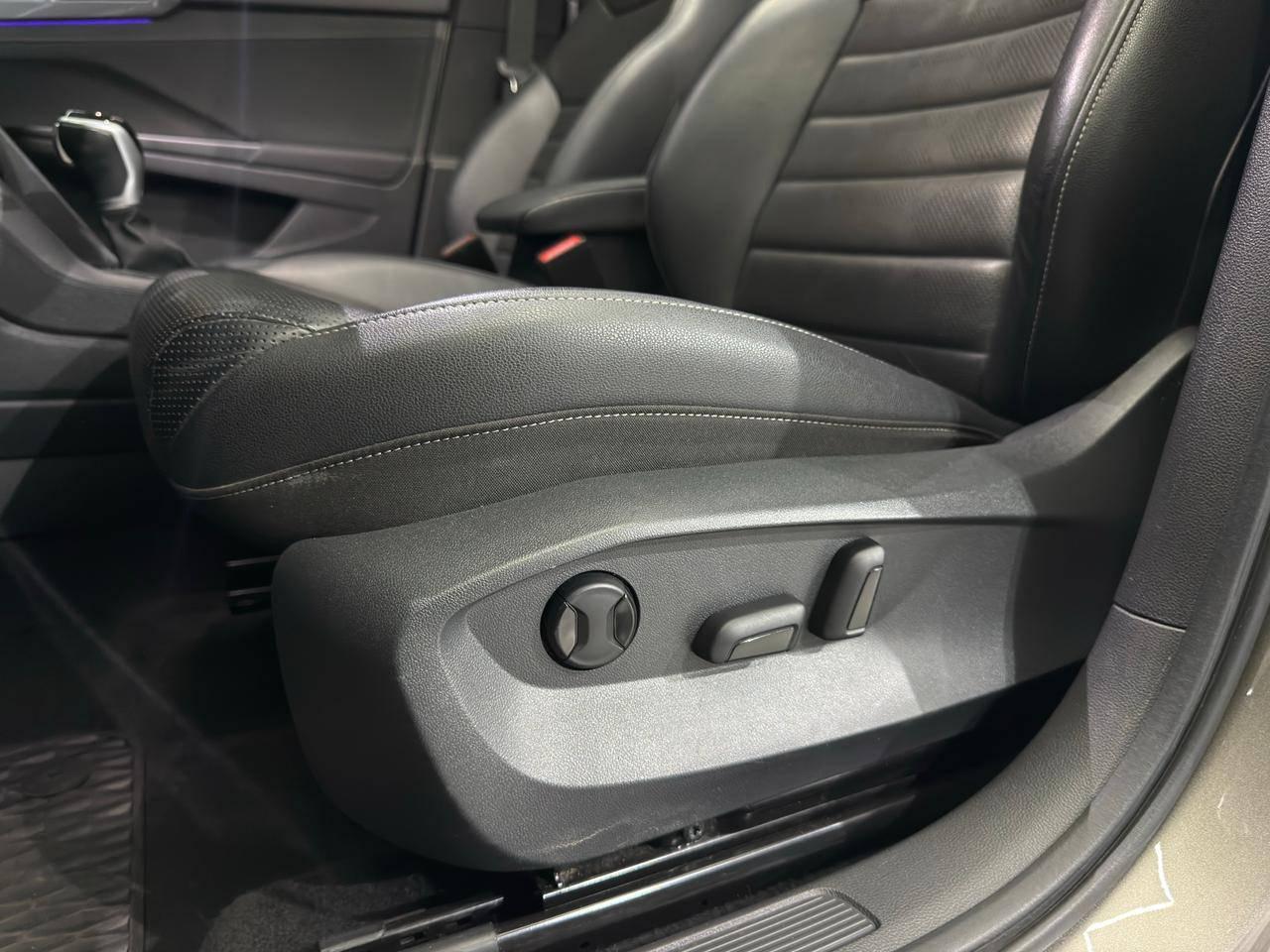 Foto numero 10 do veiculo Volkswagen Taos Highline 1.4 250 TSI Flex Aut. - Branca - 2021/2022