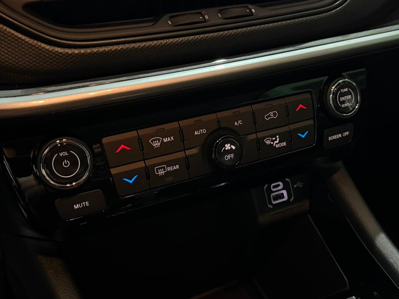 Foto numero 8 do veiculo Jeep Compass SPORT T270 1.3 TB 4x2 Flex Aut.  - Branca - 2025/2026