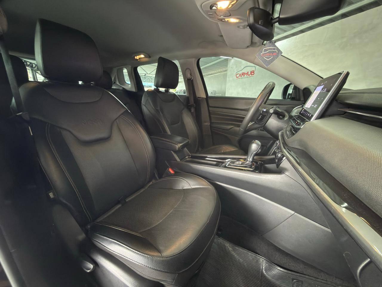 Foto numero 12 do veiculo Jeep Compass LONG TF - Preta - 2022/2023