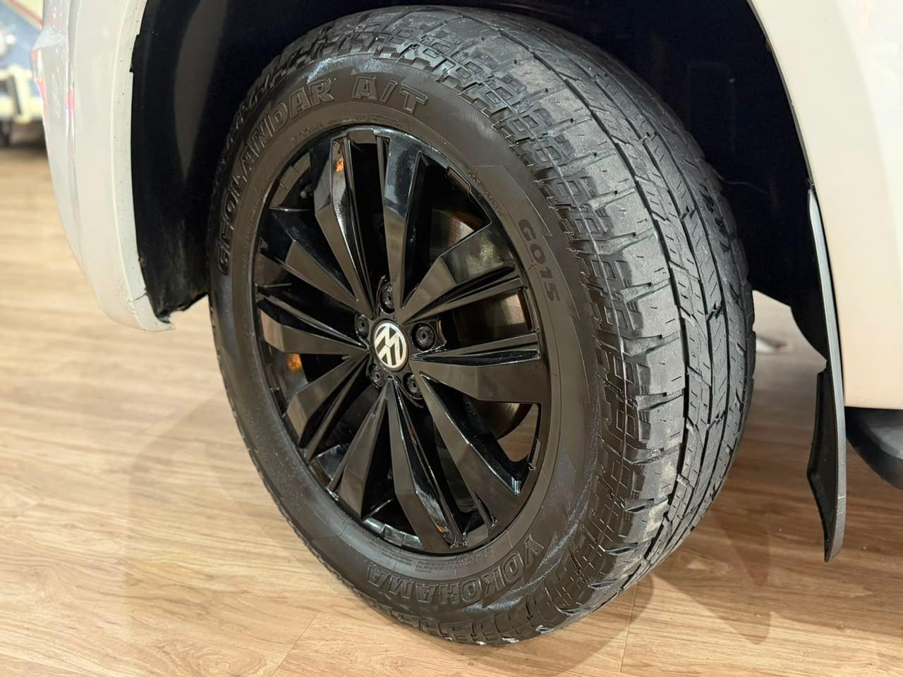 Foto numero 17 do veiculo Volkswagen Amarok /VW  V6 EXTR AC4 - Branca - 2018/2019