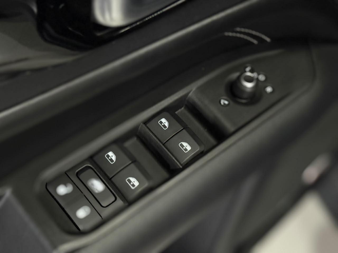 Foto numero 12 do veiculo Jeep Compass LONG. T270 1.3 TB 4x2 Flex Aut. - Preta - 2022/2022