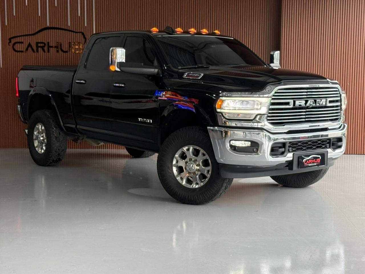 Foto numero 1 do veiculo Ram 3500 LARAMIE 6.7 TB CD 4x4 Diesel  - Preta - 2022/2022