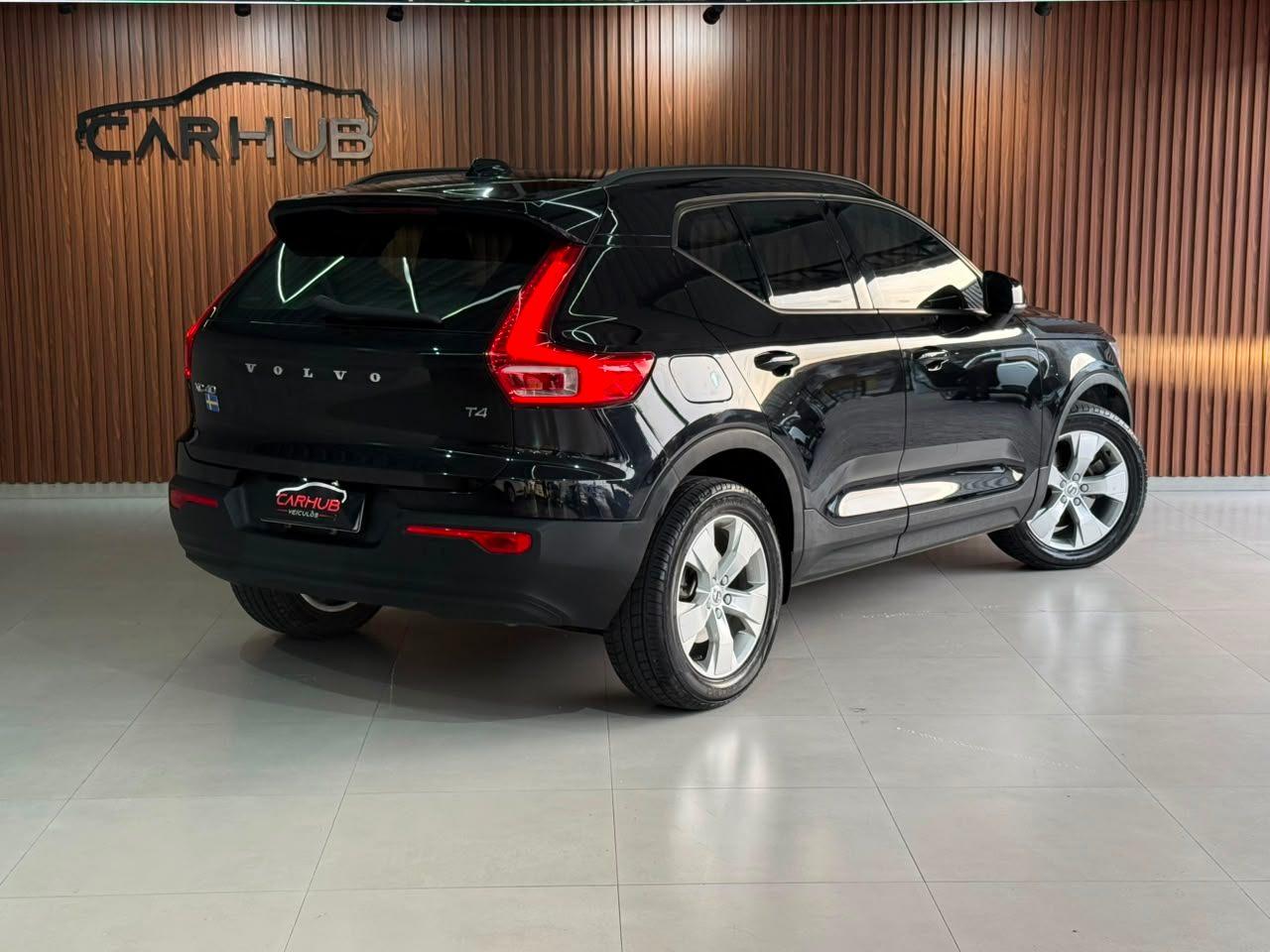 Foto numero 3 do veiculo Volvo XC40 T-4 2.0 190cv FWD  - Preta - 2018/2019
