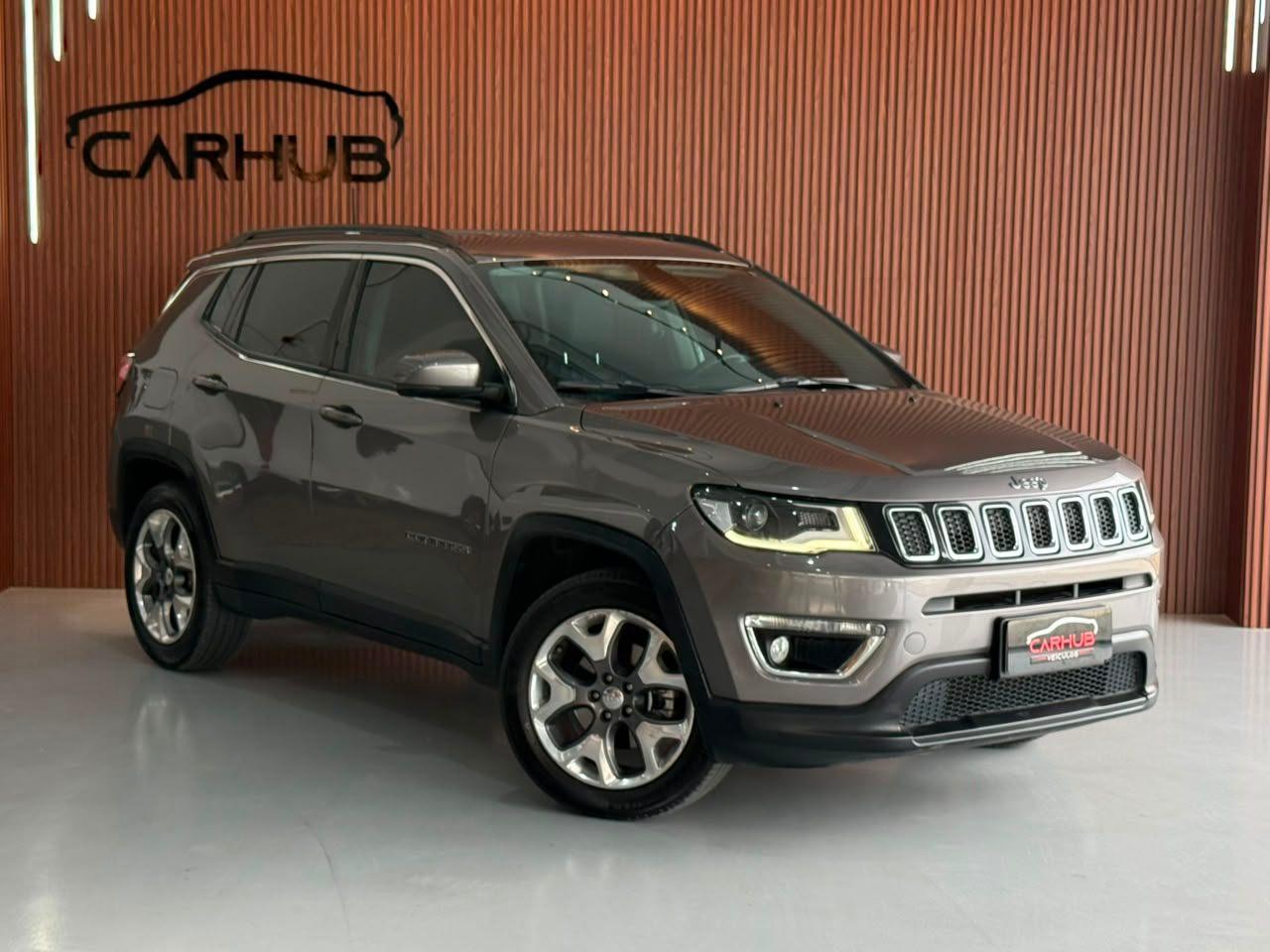 Foto numero 1 do veiculo Jeep Compass LONGITUDE 2.0 4x2 Flex 16V Aut.  - Cinza - 2020/2020