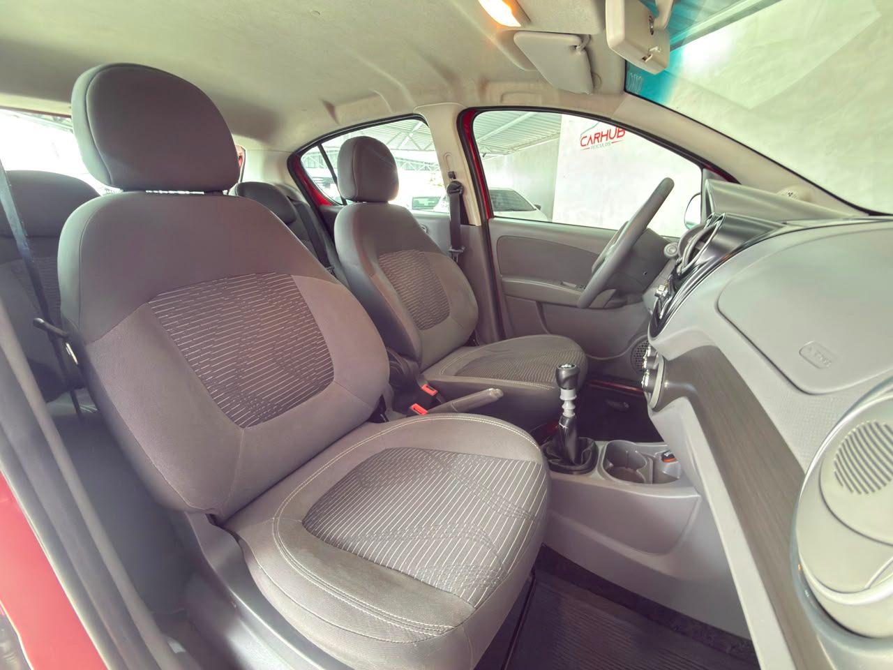 Foto numero 13 do veiculo Fiat Palio ATTRACTIV 1.0 - Vermelha - 2014/2015