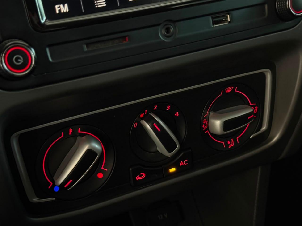 Foto numero 8 do veiculo Volkswagen Fox Connect 1.6 Flex 8V 5p  - Vermelha - 2019/2019