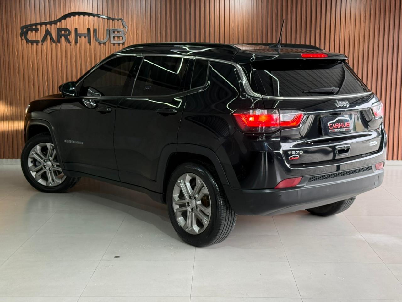 Foto numero 2 do veiculo Jeep Compass LONG TF - Preta - 2022/2023