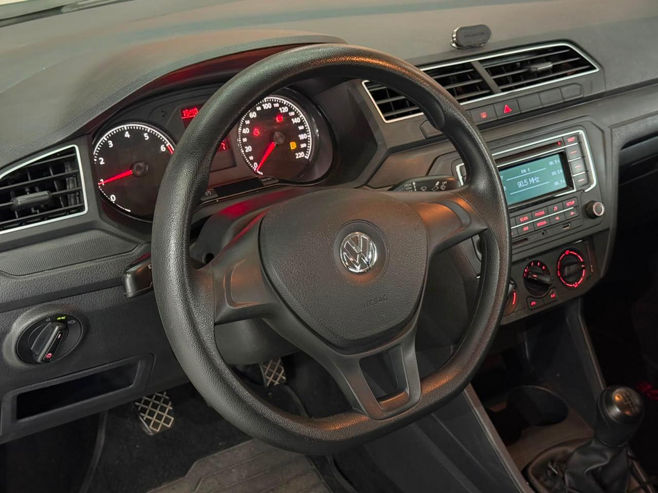 Foto numero 4 do veiculo Volkswagen Voyage 1.0 Flex 12V 4p  - Branca - 2022/2023