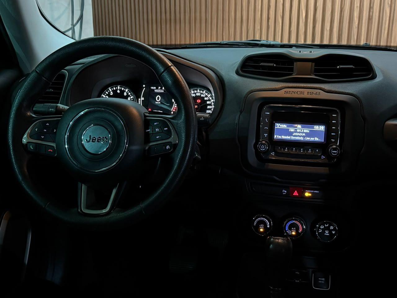 Foto numero 15 do veiculo Jeep Renegade Sport 1.8 4x2 Flex 16V Aut. - Preta - 2015/2016