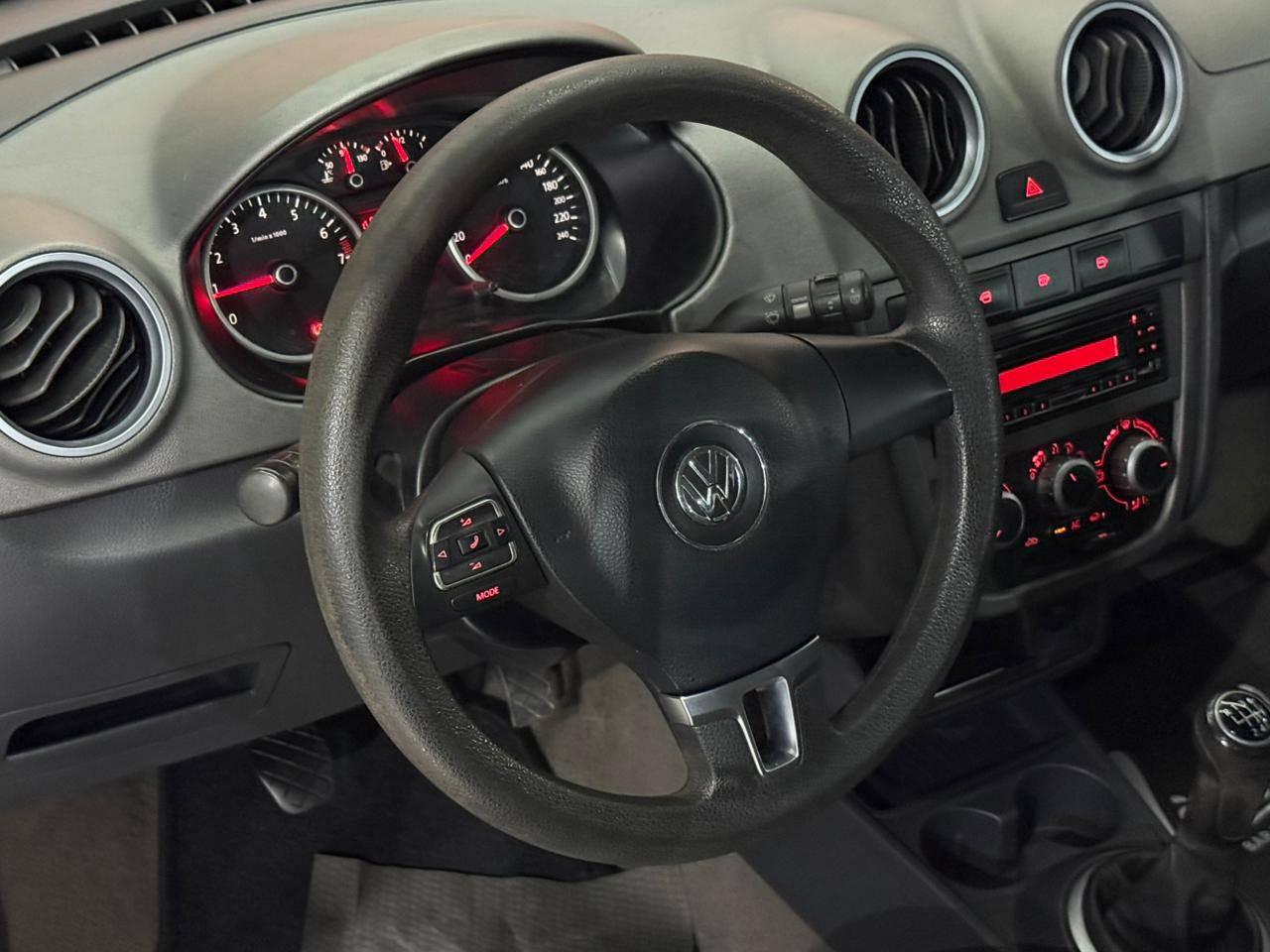 Foto numero 4 do veiculo Volkswagen Voyage COMF/Highli. 1.6 T.Flex 8V 4p  - Branca - 2011/2012