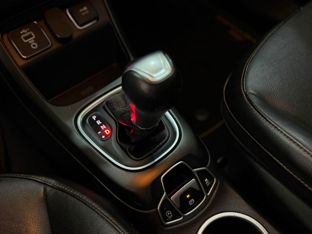 Foto numero 9 do veiculo Jeep Compass LONGITUDE 2.0 4x2 Flex 16V Aut.  - Cinza - 2020/2020