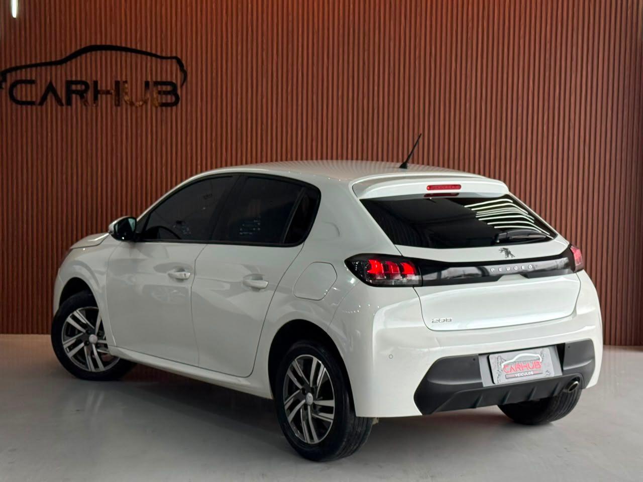Foto numero 2 do veiculo Peugeot 208 /  ALLURE AT - Branca - 2022/2022