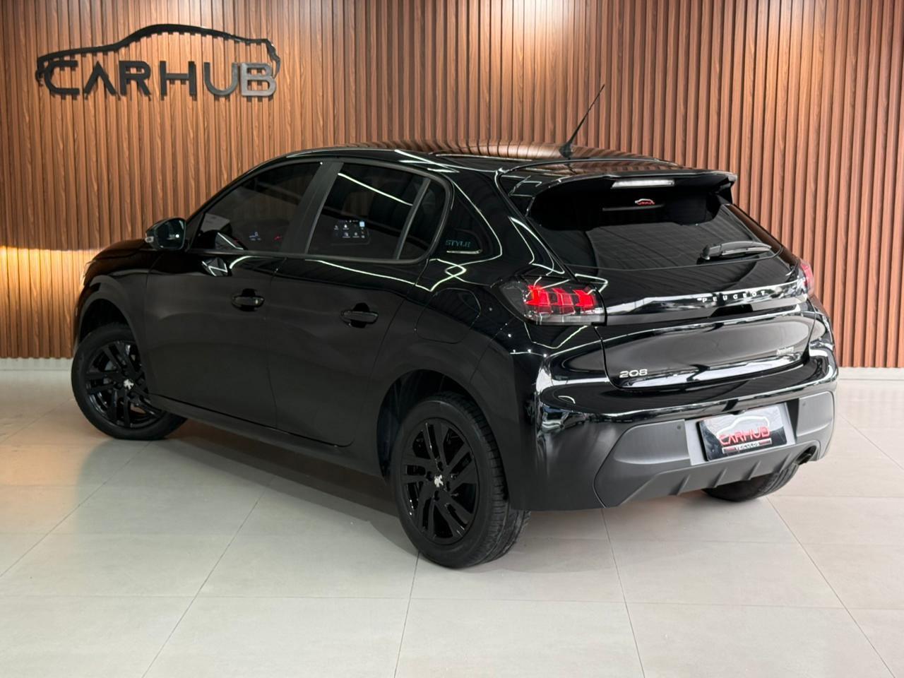 Foto numero 2 do veiculo Peugeot 208 Style /  MT - Preta - 2023/2023
