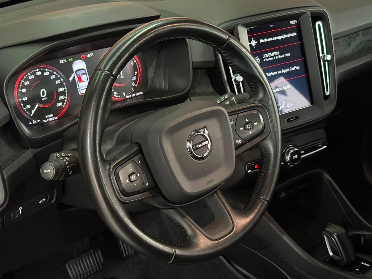 Foto numero 4 do veiculo Volvo XC40 T-4 2.0 190cv FWD  - Preta - 2018/2019