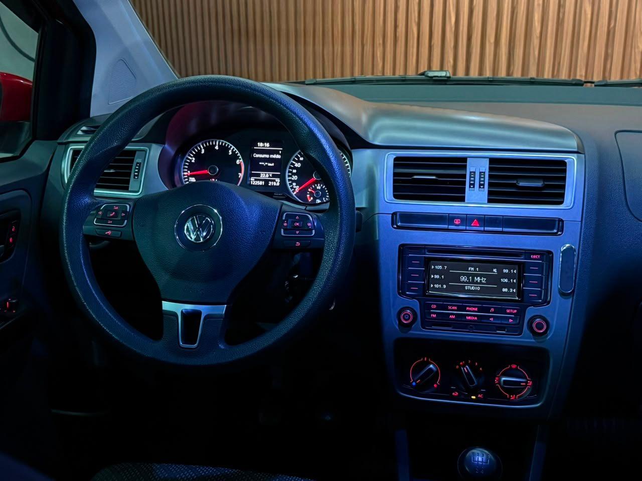 Foto numero 12 do veiculo Volkswagen Fox Trendline 1.0 Flex 8V 5p - Vermelha - 2015/2015