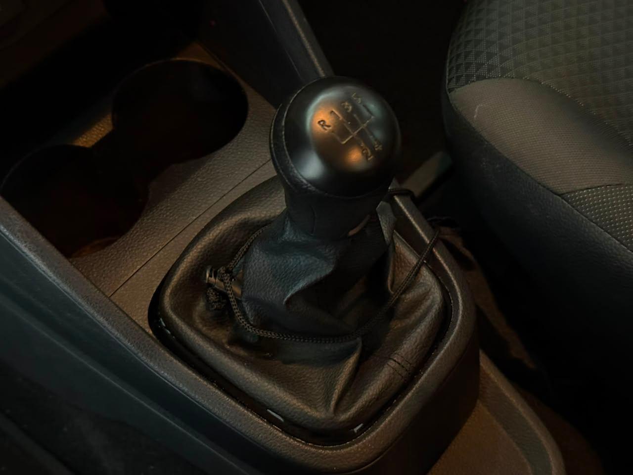 Foto numero 8 do veiculo Volkswagen Voyage 1.0 Flex 12V 4p  - Branca - 2022/2023