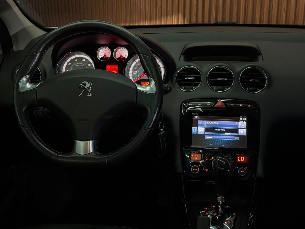 Foto numero 14 do veiculo Peugeot 308 Griffe 1.6 Turbo Flex 16V 5p Aut.  - Prata - 2016/2017