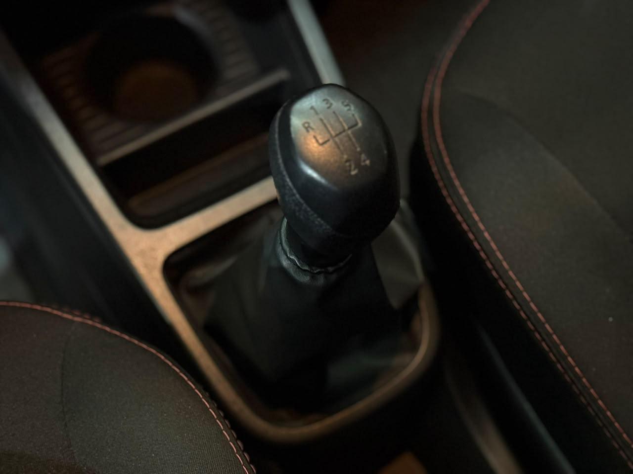 Foto numero 8 do veiculo Renault Kwid Zen 1.0 Flex 12V 5p Mec.  - Prata - 2024/2025