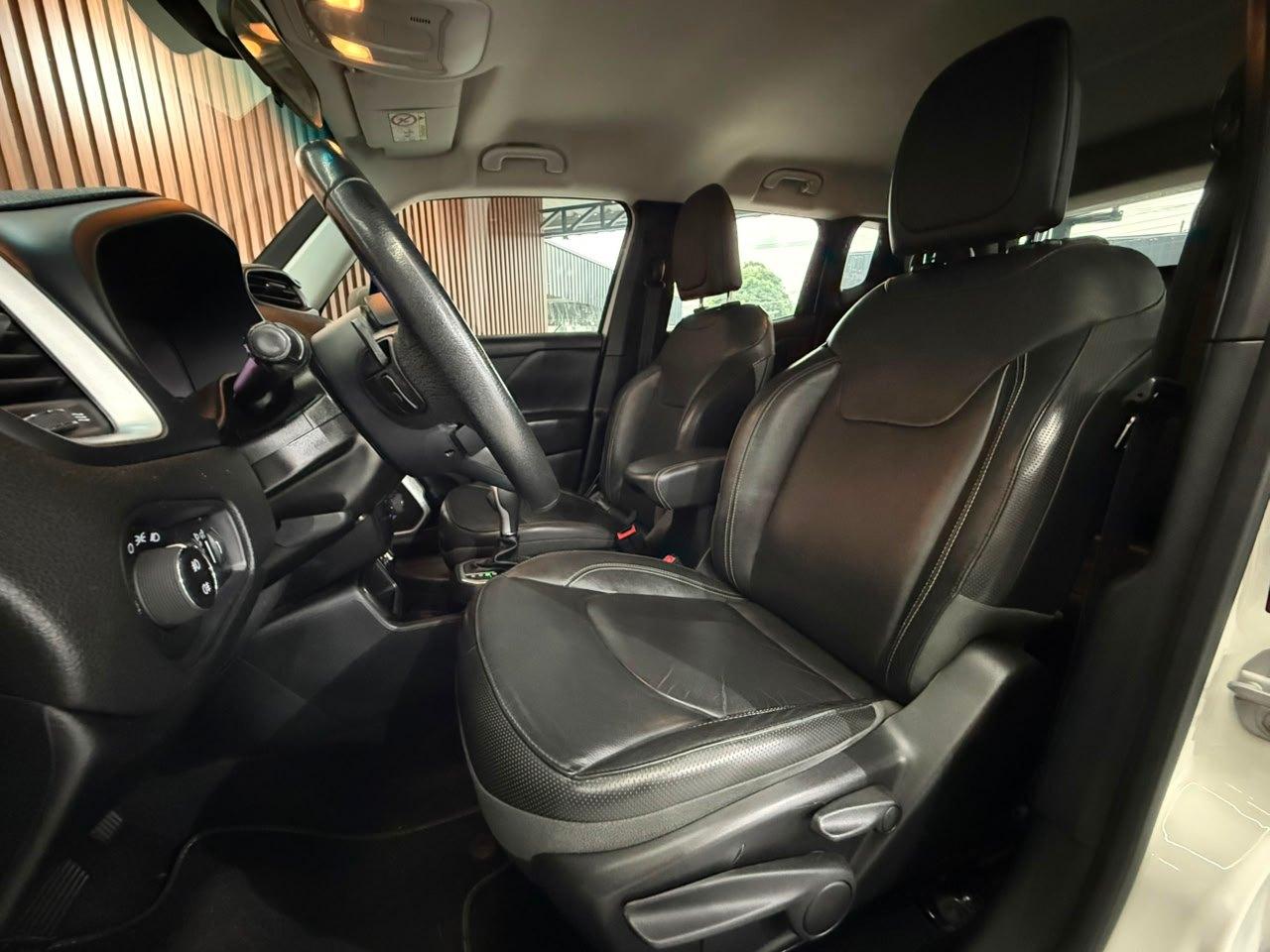 Foto numero 12 do veiculo Jeep Renegade LNGTD AT - Branca - 2019/2019