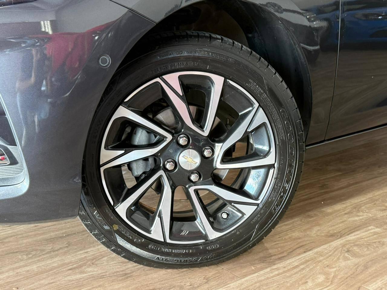 Foto numero 14 do veiculo Chevrolet Onix HEV/ 10TAT PR2 - Cinza - 2025/2026