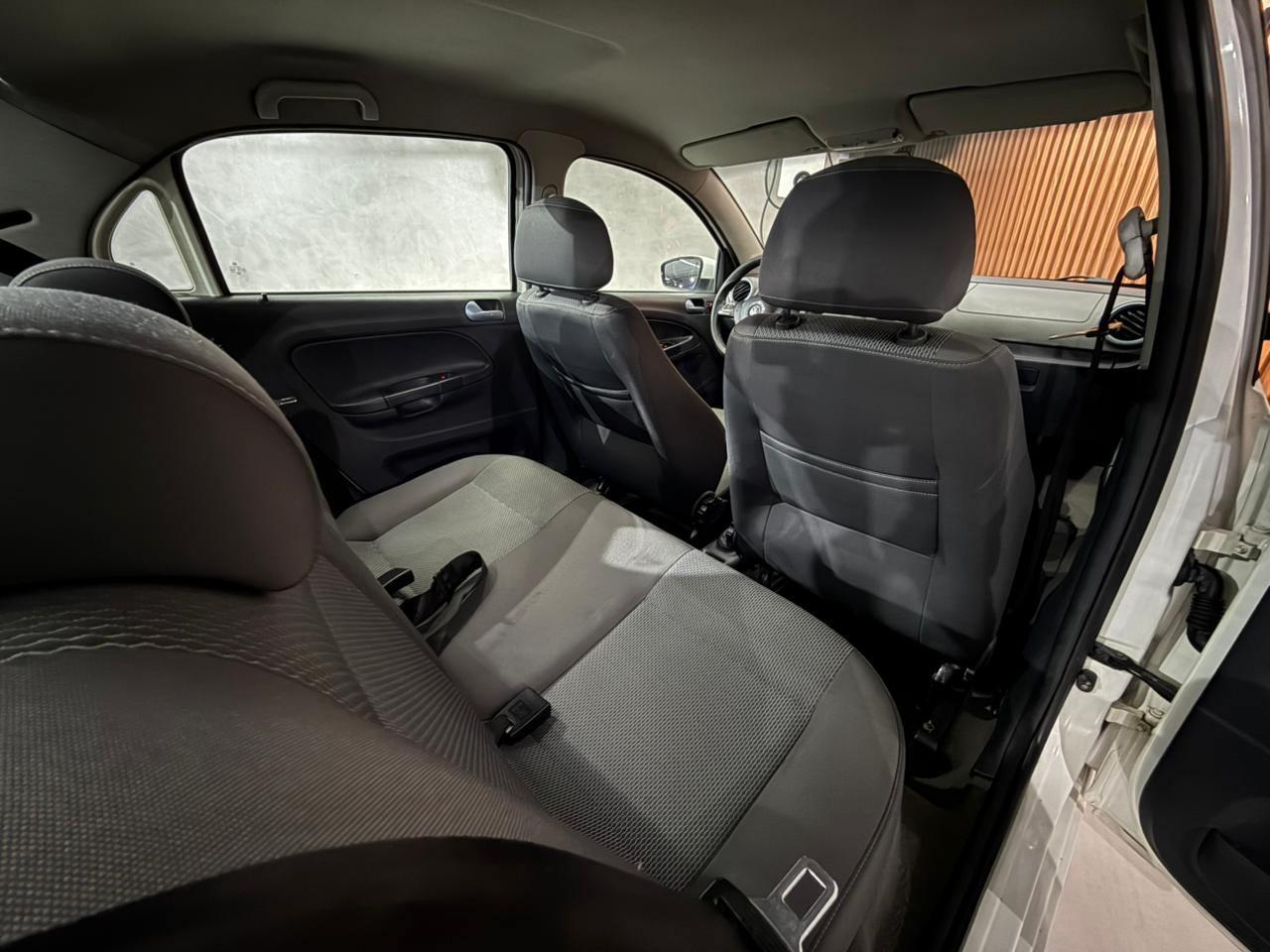 Foto numero 13 do veiculo Volkswagen Voyage COMF/Highli. 1.6 T.Flex 8V 4p  - Branca - 2011/2012