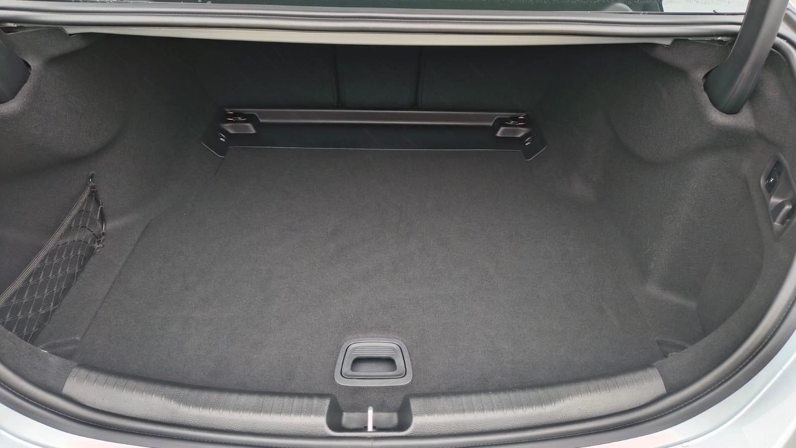 MERCEDES BENZ-C-300-
