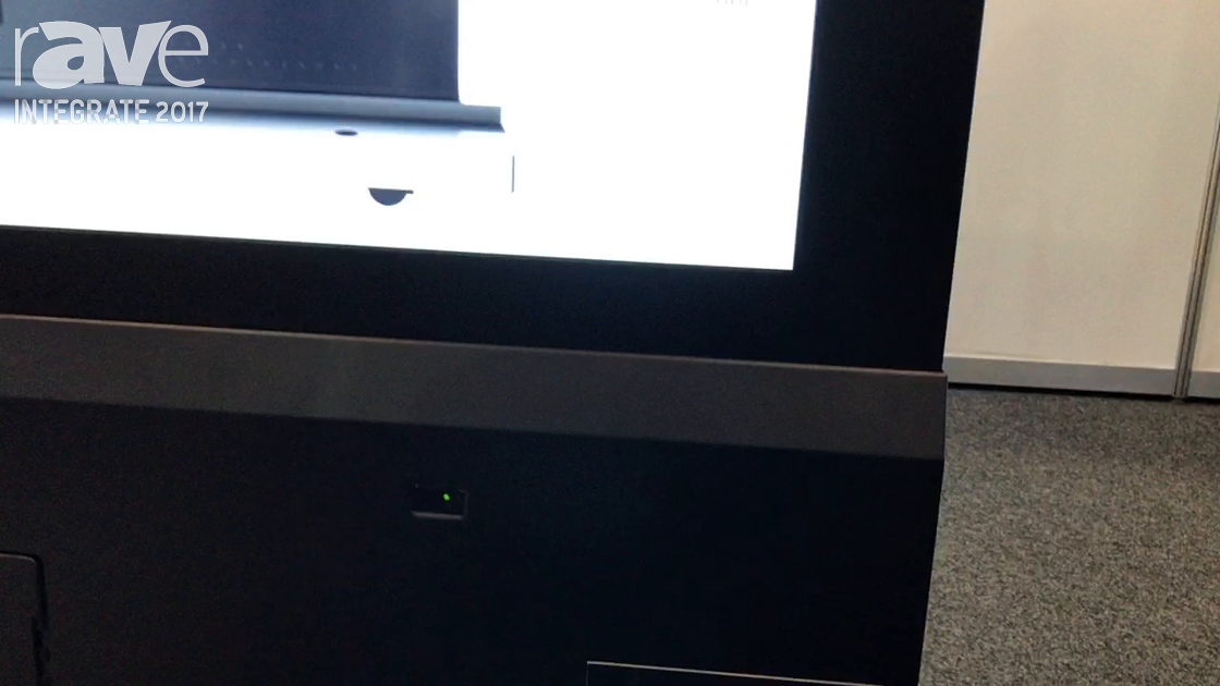Integrate 2017: BenQ Demos 55-Inch DH551C Double Sided Display on the Multimedia Technology Stand